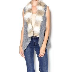 Skies are Blue Emira Faux Fur Collar Knit Vest - M